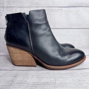 Kork-Ease Black Leather Ankle Boots Stacked Block Heel Back Zip K69803 size 7.5M